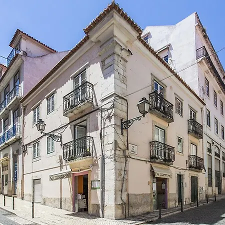 Apartman Chiado 101 *